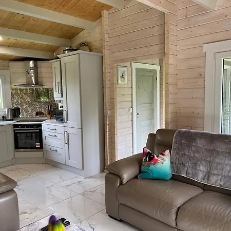 Cosy Hideaway 3km From Town